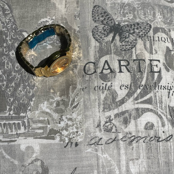 Gold Watch - Picture 3 of 9